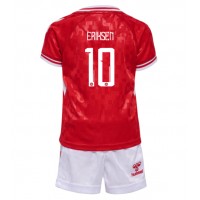 Camisa de Futebol Dinamarca Christian Eriksen #10 Equipamento Principal Infantil Europeu 2024 Manga Curta (+ Calças curtas)